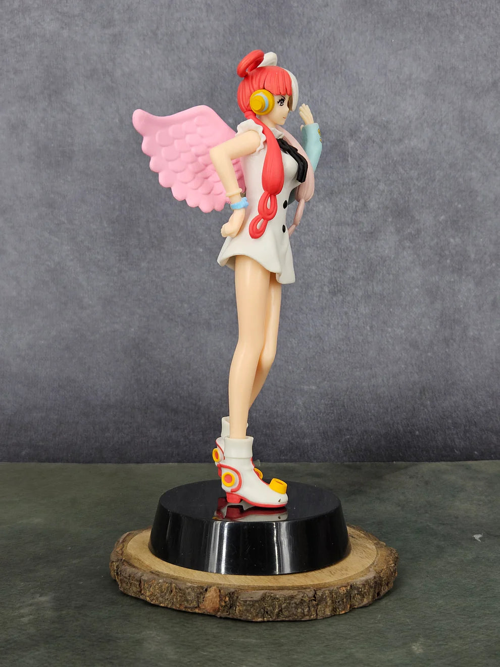 Uta DXF Figure (20 CM | PVC) – One Piece Red Anime Collectible - Senzo.in