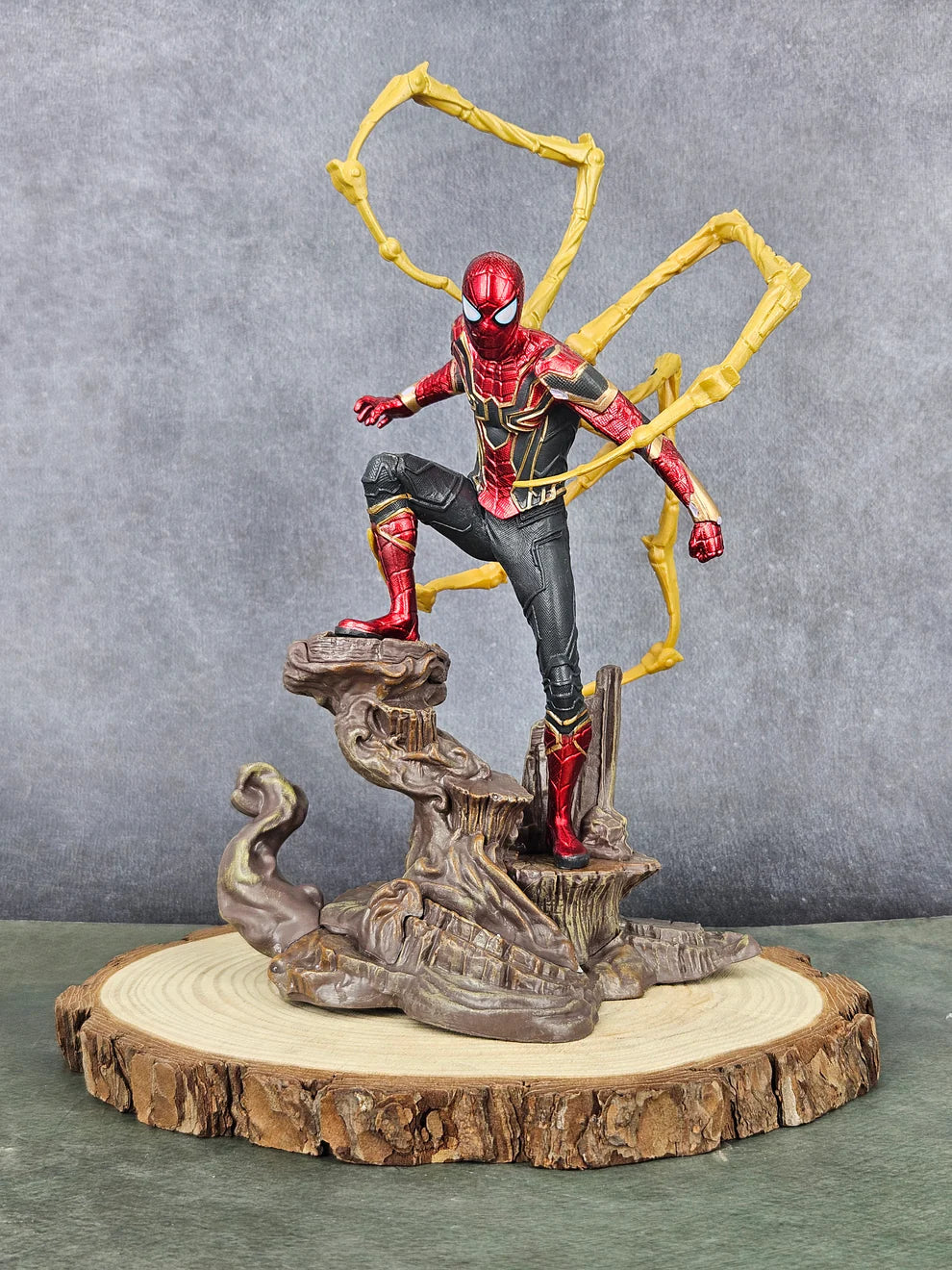 Iron Spider-Man Action Figure | 28 cm PVC Collectible | Infinity War Edition - Senzo.in