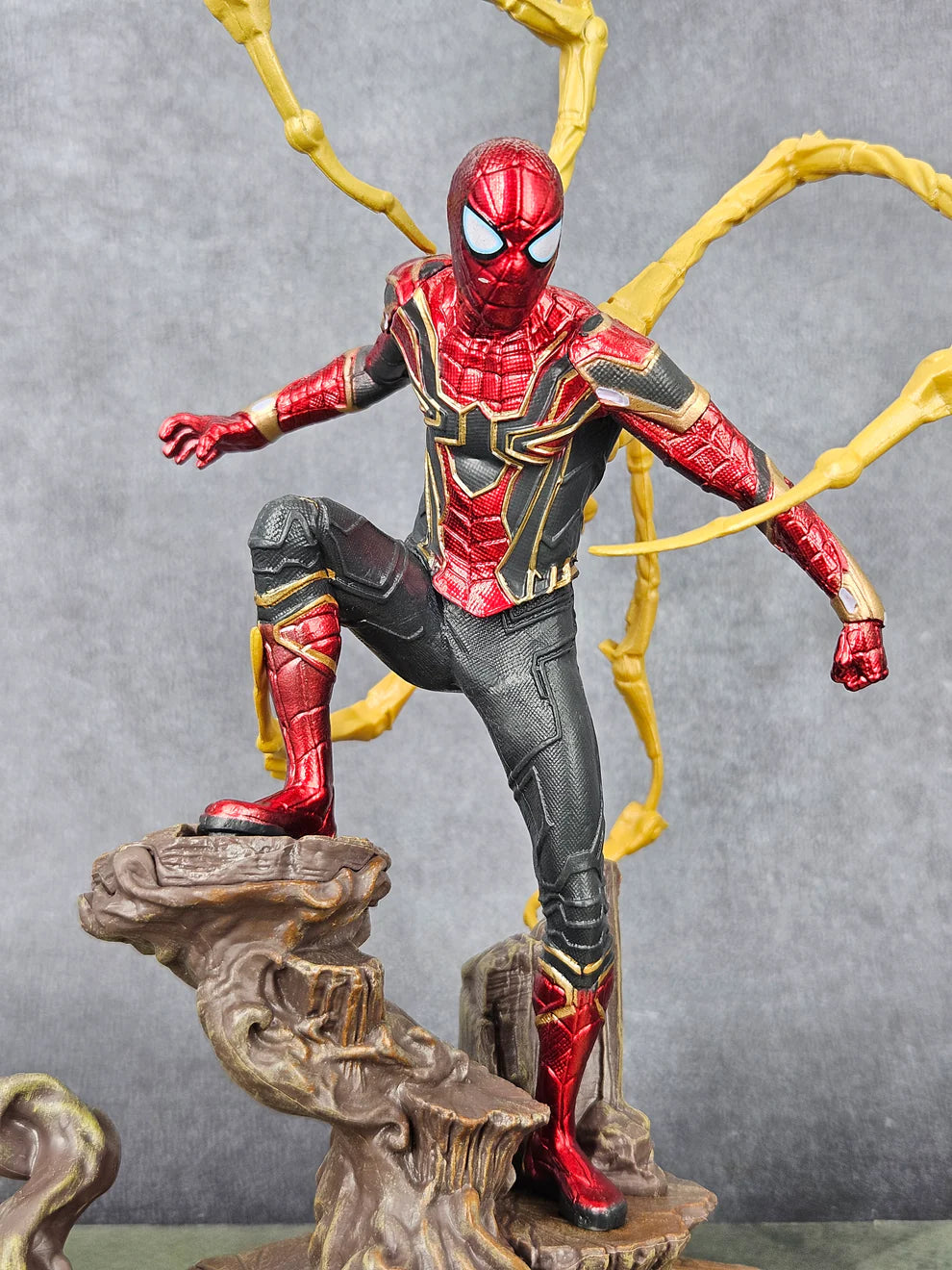 Iron Spider-Man Action Figure | 28 cm PVC Collectible | Infinity War Edition - Senzo.in