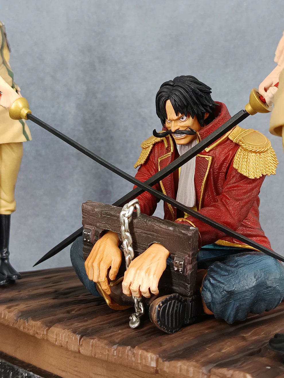 Gol D. Roger Prisoned Scene GK Action Figure (33 CM | PVC) - Senzo.in