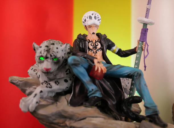 Trafalgar D. Water Law Snow Leopard Scene Action Figure (27 CM | PVC) - Senzo.in